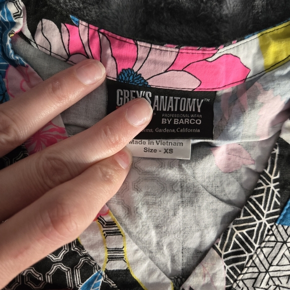 Grey's Anatomy Floral Geometric Scrub Top - Picture 2 of 4